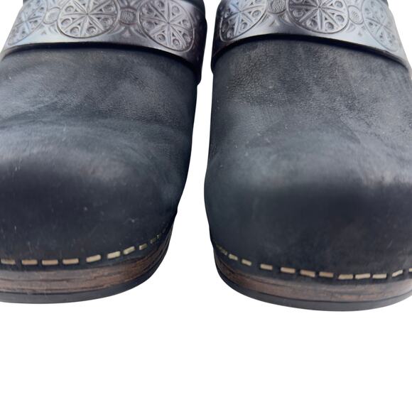 Dansko Saundra Black Embossed Leather Comfort Slip On Mules Women's 40/9.5-10 - Picture 3 of 9